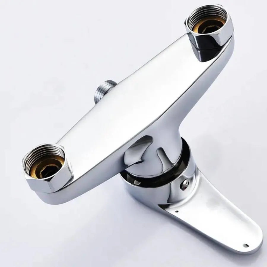 Душ на батерията от хромирана стена