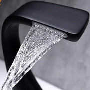 Батерия Washbasin Monochander Black -SideD Brass Fittings включва OD/2055