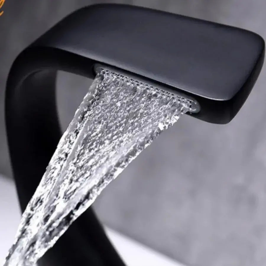 Батерия Washbasin Monochander Black -SideD Brass Fittings включва OD/2055