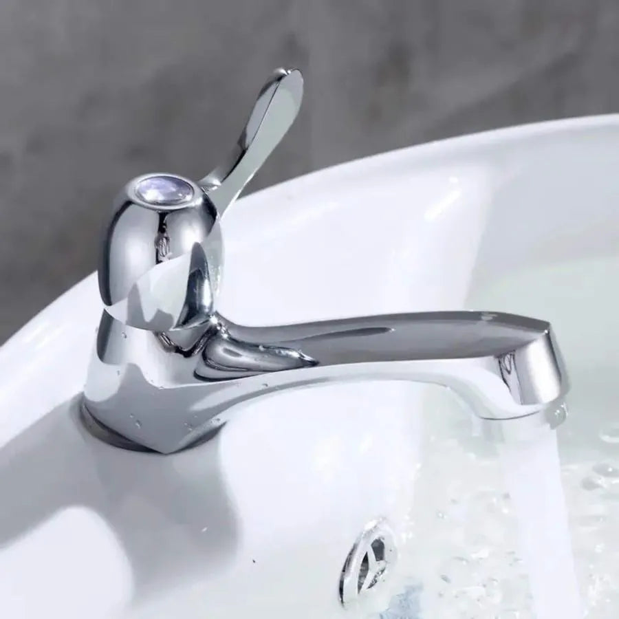 Батерия пеперуди от пеперуди от батерия студена вода хром