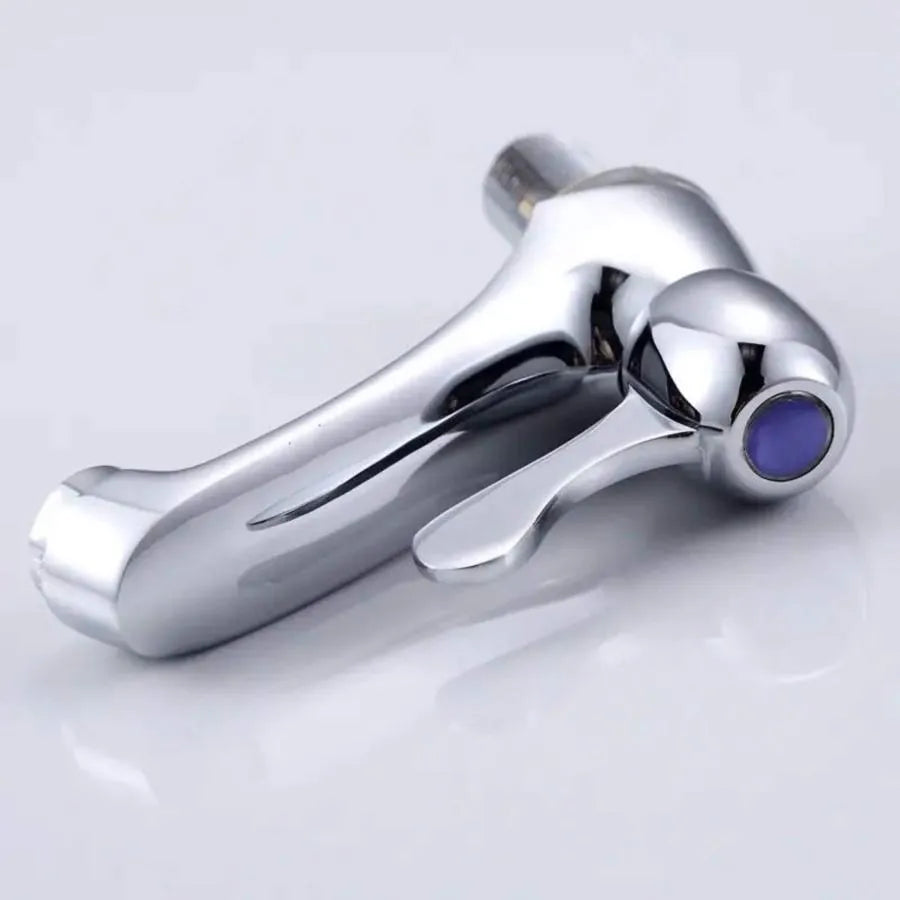 Батерия пеперуди от пеперуди от батерия студена вода хром