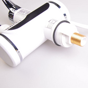 Електрическо докосване с незабавно отопление на вода, дисплей на светодиодната температура, хоризонтално с мивка/вана, 3000 W мощност, гореща вода 30 ° C-60 ° C, бяло, Z007xdt