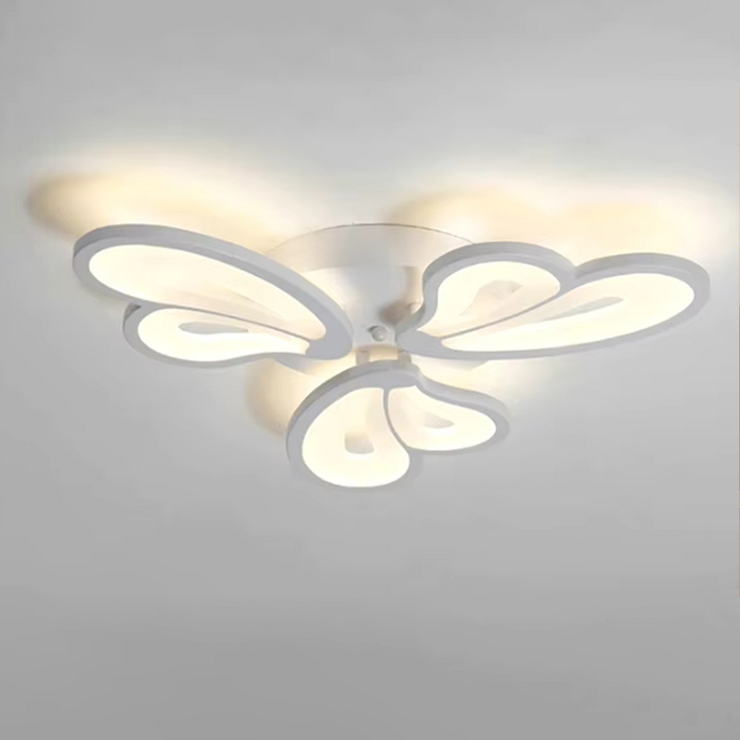 LED похот с дистанционно управление на Blossom, 43W, 3 венчелистчета, студ/гореща/неутрална светлина, нестабилна, бяла
