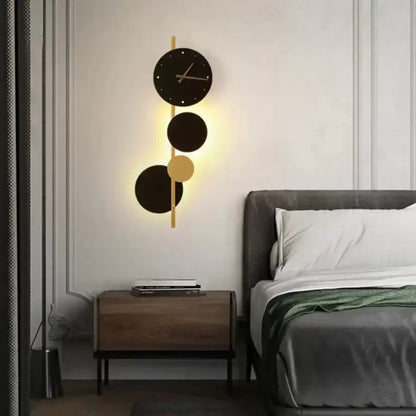 Прилагайте LED Bryson 18W интегриран черно златен часовник