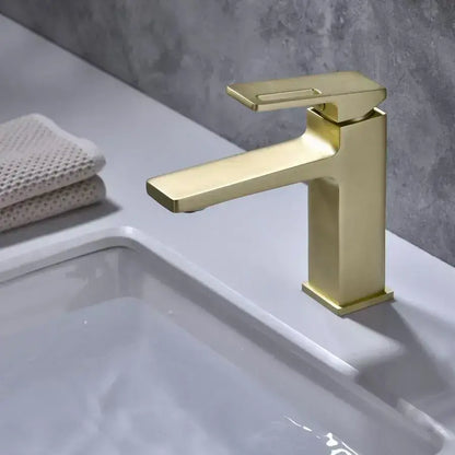Батерията Washbasin Monochander Carridge Ceramic Alama Aurer Satin Fittings и фиксиращ комплект включва 9807d